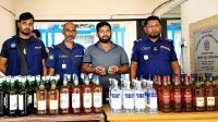 বিদেশি মদসহ মাদক কারবারি আটক