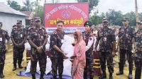 নদী ভাঙনে ক্ষতিগ্রস্তরা পেল ত্রাণসামগ্রী