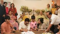 তিন সন্তানের উপস্থিতিতে তৃতীয়বার বিয়ে করলেন আমির খান