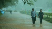 দুপুরের মধ্যে রাজধানীতে বজ্রসহ বৃষ্টির শঙ্কা