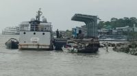 ভোলার ৬ রুটে সাময়িকভাবে লঞ্চ চলাচল স্থগিত
