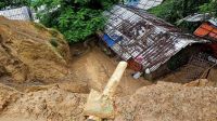 উখিয়ায় পাহাড়ধসে নিহত বেড়ে ৮, জীবিত উদ্ধার ১৪