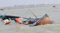 টেকনাফ উপকূলে রোহিঙ্গাবাহী নৌকাডুবি, নিখোঁজ ১৩