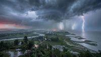 রাত ১টার মধ্যে ১৮ অঞ্চলে ঝড়-বৃষ্টির শঙ্কা