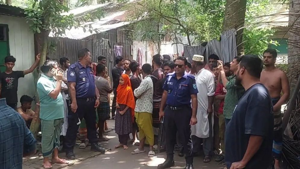 মাদারীপুরে মাদ্রাসায় বোমা বিস্ফোরণ, আহত ৫ শিক্ষার্থী