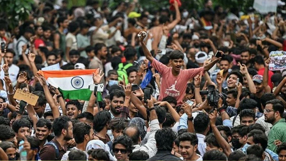 বিজেপি সরকারের বিরুদ্ধে ফের রাজপথে ককরোচরা