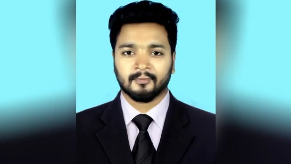 পাসপোর্ট অফিসের সামনে যুবককে কুপিয়ে হত্যা
