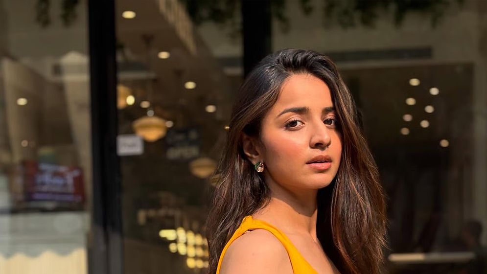 বস্তি থেকে শহরে দুই বাড়ির মালিক