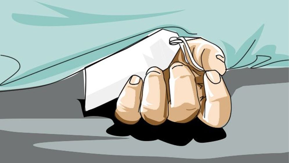 রেললাইনের পাশে অর্ধগলিত মরদেহ, পরিচয় শনাক্তে কাজ করছে পুলিশ
