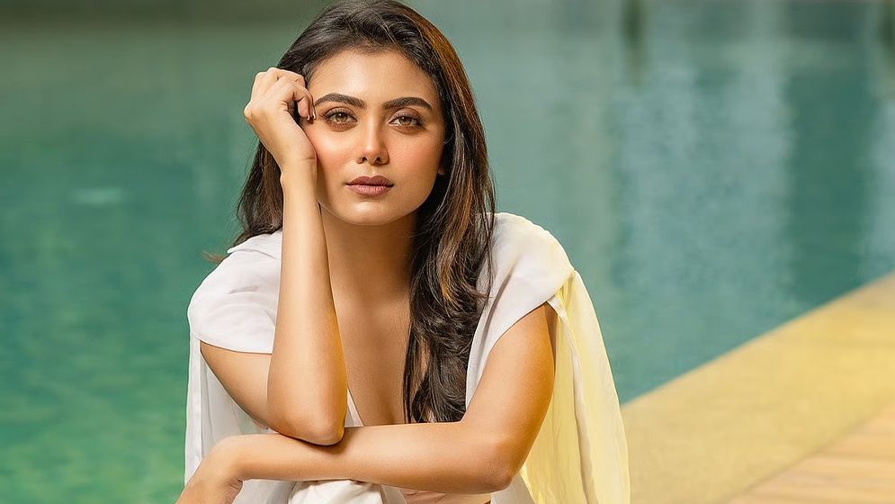 দুর্গারূপে ছোটপর্দায় আসছেন ইধিকা পাল