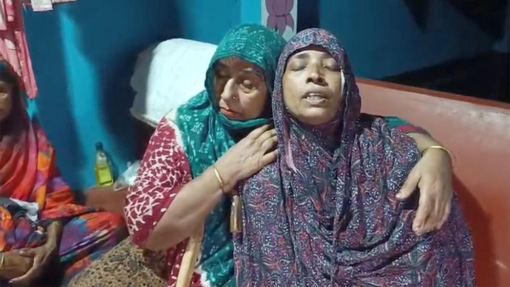 গৃহবধূর ঝুলন্ত লাশ উদ্ধার, স্বামী উধাও