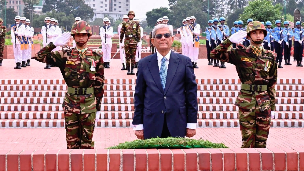 স্মৃতিসৌধে শ্রদ্ধা জানালেন নতুন রাষ্ট্রপতি