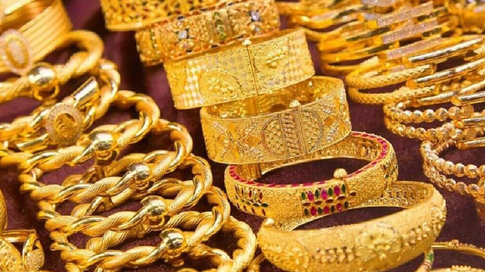 স্বর্ণের দামে বড় পতন, ভরি কত?