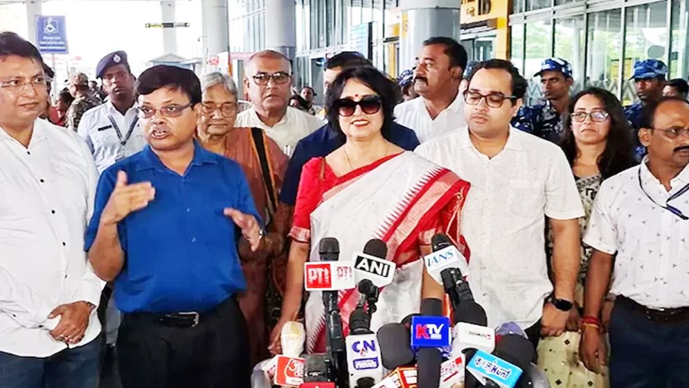 কলকাতায় ফিরে নির্বাসন নিয়ে মুখ খুললেন তসলিমা