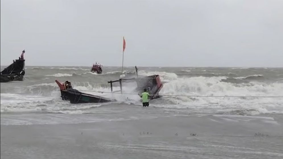 সাগরে ফের লঘুচাপ, দেশজুড়ে অতিভারী বর্ষণের আভাস
