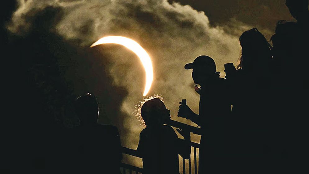 সূর্যগ্রহণ ঘিরে উৎসবের আমেজ