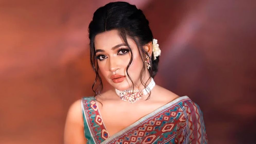 আপত্তিকর পোস্টের জবাবে যা বললেন অভিনেত্রী বাঁধন  