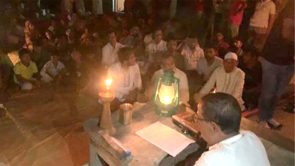 চাটমোহরে লোকজ ঐতিহ্য পুঁথি পাঠের আসর