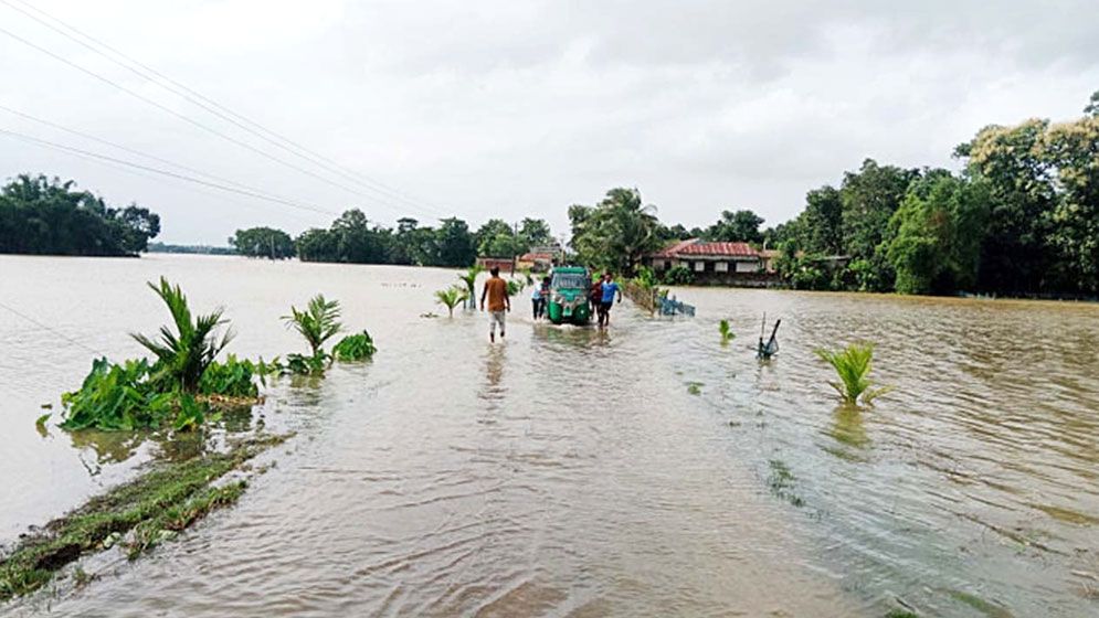 ভারি বৃষ্টির সতর্কবার্তা, ১০ জেলায় বন্যার পূর্বাভাস  