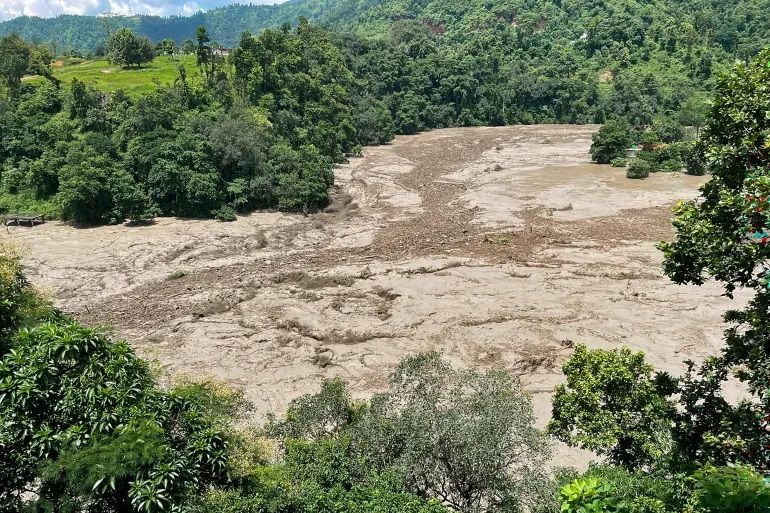বন্যায় বিপর্যস্ত নেপাল, ছবিতে ভয়াবহ দৃশ্য