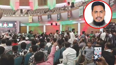 ইতিহাস বিকৃতির অভিযোগে রাষ্ট্রীয় অনুষ্ঠান বর্জন করলেন আখতার হোসেন