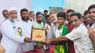 তিন ম্যাচে ৮ উইকেট, নতুন কুঁড়ির সেরা শামীমকে সংবর্ধনা