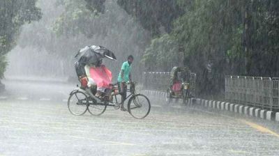 দুপুরের মধ্যে বজ্রবৃষ্টির আভাস