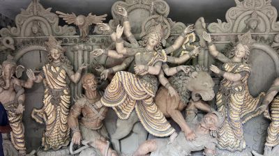 দিয়াশলাই কাঠিতে দেবী দুর্গা, ঢল নামছে দর্শনার্থীদের