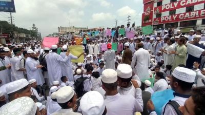 ঢাকা-ময়মনসিংহ মহাসড়ক অবরোধ করে শিক্ষার্থীদের বিক্ষোভ  