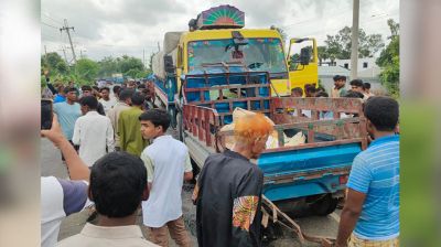 বগুড়ায় ট্রাক-পিকাপের মুখোমুখি সংঘর্ষে নিহত ৪