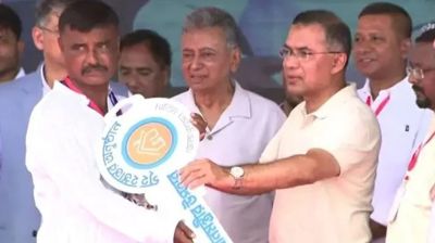 বন্যায় ক্ষতিগ্রস্তরা পেলো নতুন বাড়ির চাবি