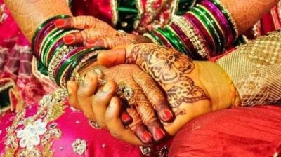 ৫ সন্তানের জননীকে প্রেমিকের সঙ্গে বিয়ে দিলেন স্বামী
