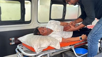 ঘুষ না দেওয়ায় ঠিকাদারের হাত ভেঙে দেওয়ার অভিযোগ পৌর কর্মকর্তার বিরুদ্ধে