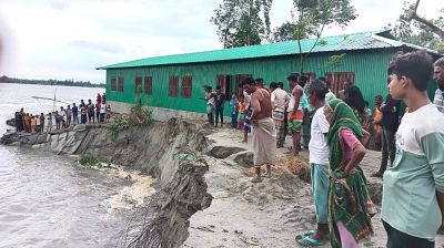 মন্ত্রীর পরিদর্শনের পরও ভাঙনের কবলে বিদ্যালয়