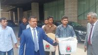 ব্যালটসহ ভোটের সরঞ্জাম নিয়ে সংসদ ভবনের পথে ইসি