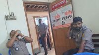 জাসদ কার্যালয়ে পুলিশের অবস্থান