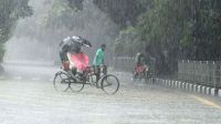 দুপুরের মধ্যে বজ্রবৃষ্টির আভাস