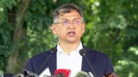 পুলিশ কোনো দলের বা গোষ্ঠীর লাঠিয়াল বাহিনী নয়