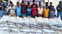 কর্ণফুলীতে ৪৫০ বস্তা সারসহ আটক ২৩