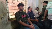 পুলিশ-মাদক কারবারিদের গোলাগুলি, আহত ৪