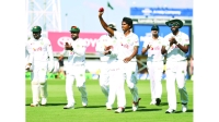 অস্ট্রেলিয়াকে ১৯৮ রানেই অলআউট