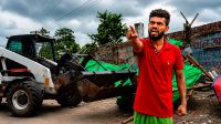 ‘সরকার কেন, সরকারের বাপেরও ক্ষমতা নেই দোকান সরানোর’