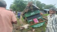 ট্রেনের ধাক্কায় পাওয়ার টিলার চালক নিহত