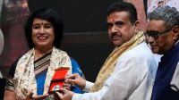 কলকাতায় ফিরে আবেগঘন বক্তব্য তসলিমা নাসরিনের