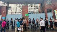 সচিবালয়ের সামনে অতিরিক্ত পুলিশ মোতায়েন