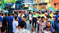 চট্টগ্রামে গ্যাস না পেয়ে চালকদের সড়ক অবরোধ