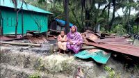 বসতঘর পুড়ে ছাই, ঘরহারা ১২ পরিবারের আতঙ্কে বসবাস