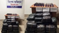 পুলিশের ধাওয়া খেয়ে খাদে মাইক্রোবাস, এরপর যা হলো...