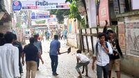 বক্তব্য দেওয়া নিয়ে ছাত্রদল-শিবির সংঘর্ষ, ধাওয়া-পাল্টা ধাওয়া