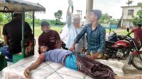 সমুদ্র থেকে তীরে ফেরার পথে ডাকাতদের হামলা, মাছ ও মালামাল লুট
